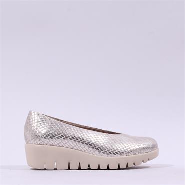 Wonders Fly Classic Slip On Wedge - Champagne Snake
